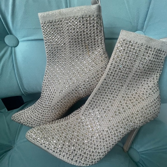 beige / gold shine EUC boots - Picture 5 of 9